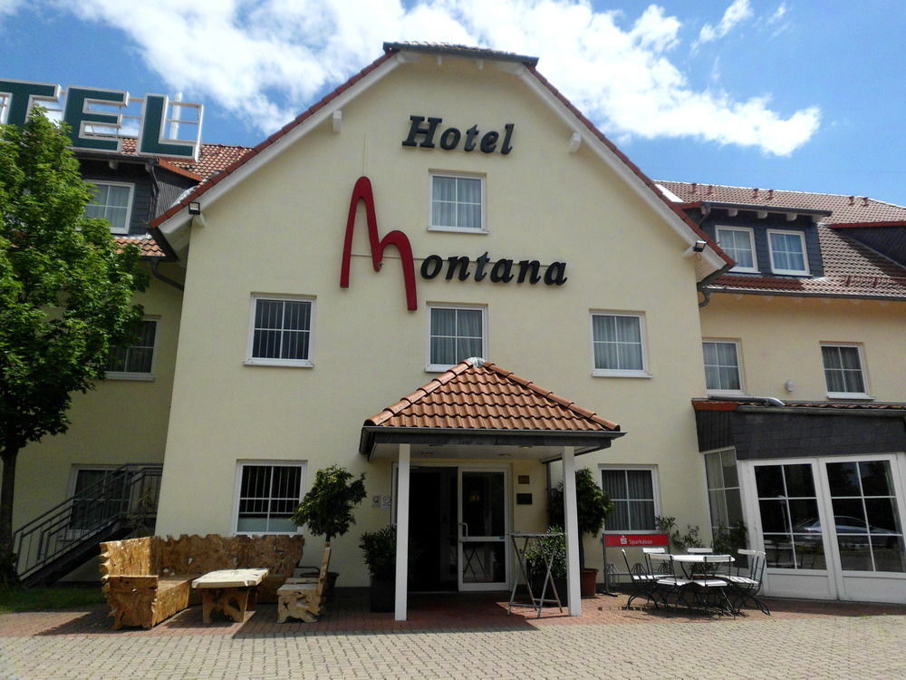 Hotel Montana Lauenau Exterior photo