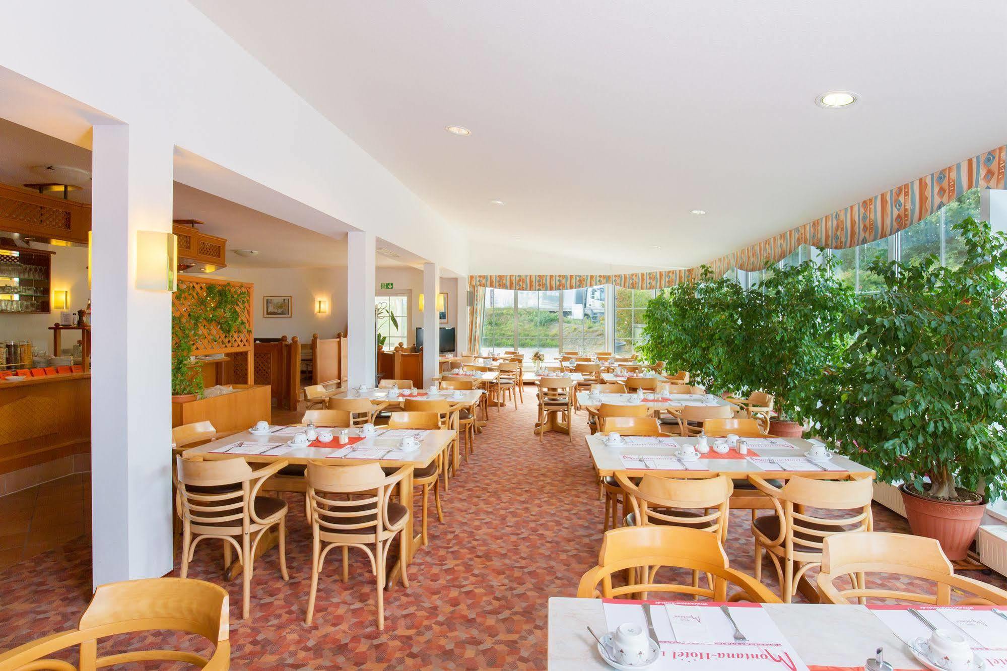 Hotel Montana Lauenau Exterior photo